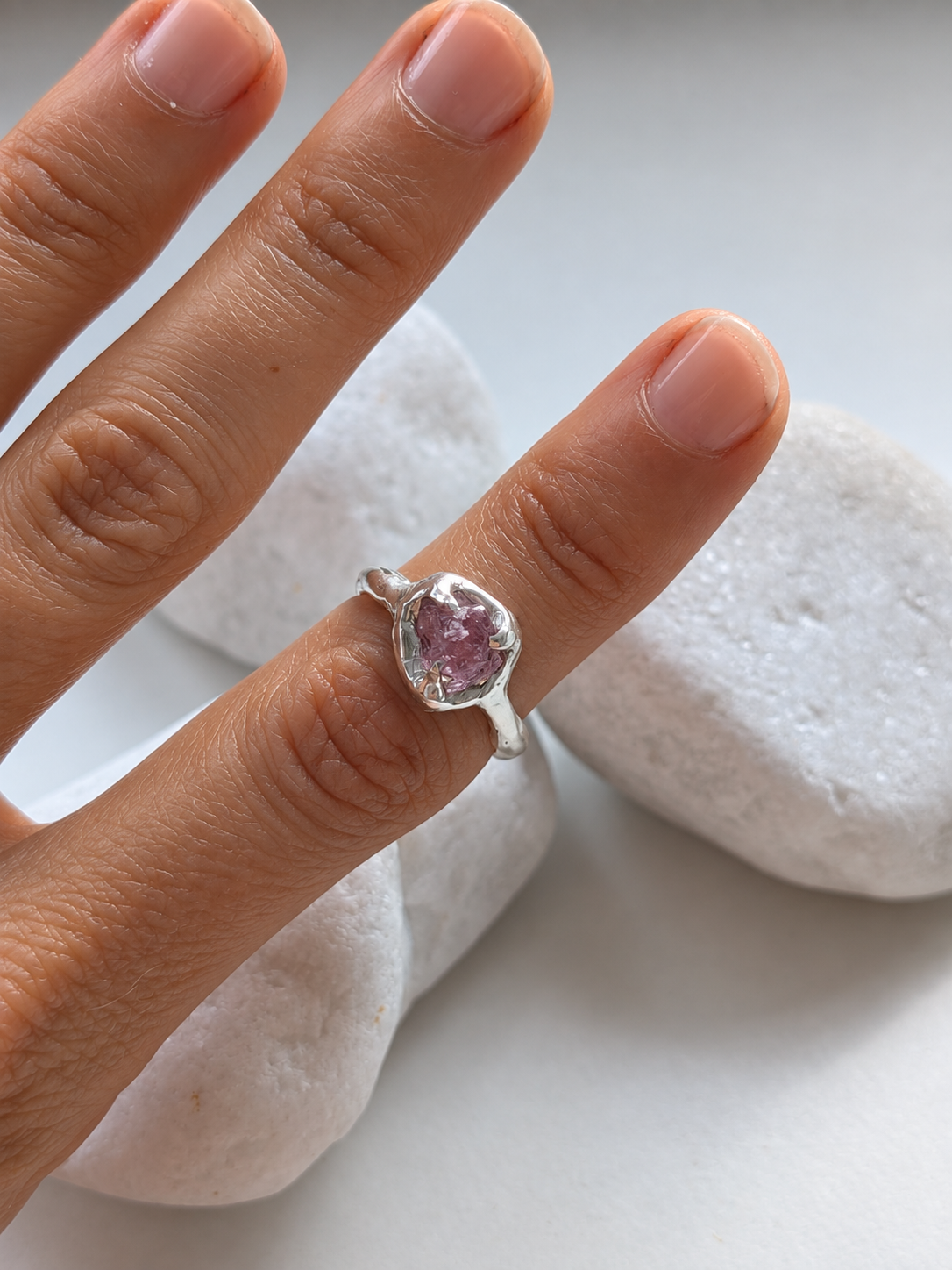 SPINELA Anillo- Pieza única espinela rosa y plata de ley